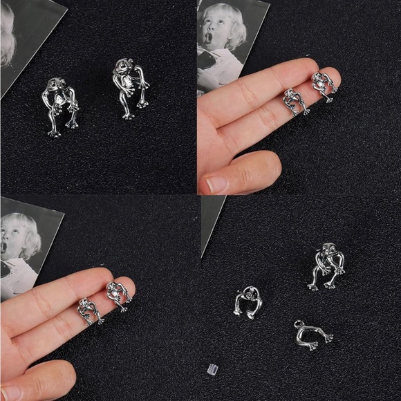 Absolutely Adorable Beautiful Miniature Little Dudes Frog 🐸 Stud Earrings - Picture 2 of 5